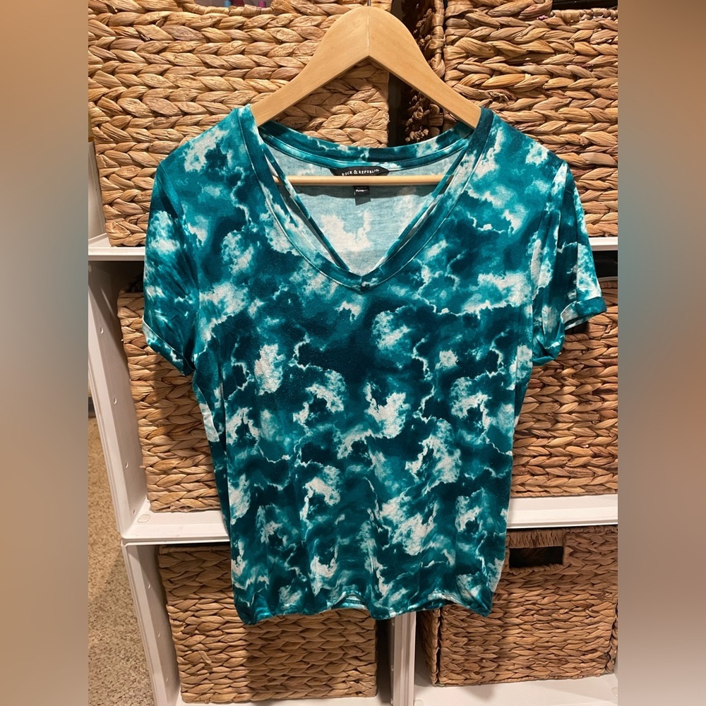 Value Bundle Womens Tops Dressy Summer Blouses/Tanks/T-Shirt (Size S/M) Set of 4 - Picture 6 of 12
